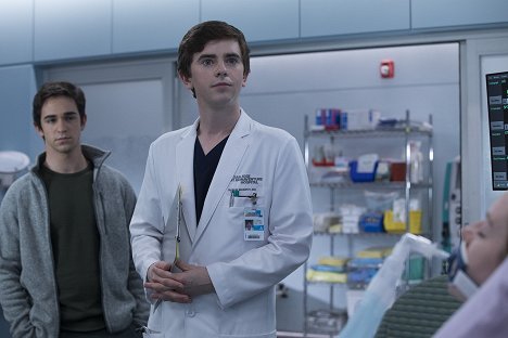 Zachary Gordon, Freddie Highmore - The Good Doctor - Apple - Van film