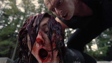 Anastasia Baranova, Joseph Gatt - Z, mint zombi - Duel - Filmfotók