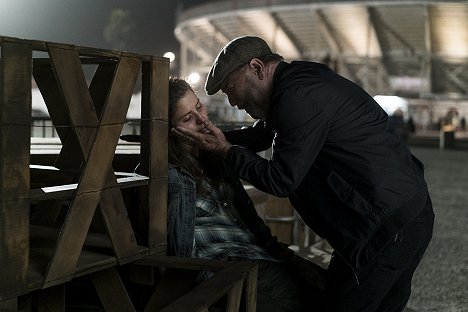 Mercedes Mason, Rubén Blades - Fear the Walking Dead - El Matadero - De la película