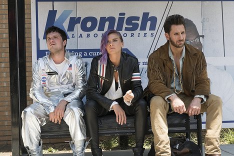 Josh Hutcherson, Eliza Coupe, Derek Wilson - Future Man - A Riphole in Time - Z filmu