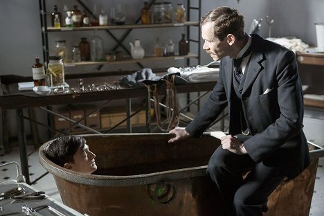 Daniel Radcliffe, Adam Godley - Zápisky mladého doktora - Epizoda 4 - Z filmu