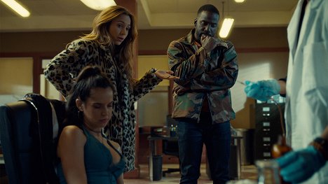 Tamara Duarte, Dominique Provost-Chalkley, Shamier Anderson - Wynonna Earp - I See a Darkness - Z filmu