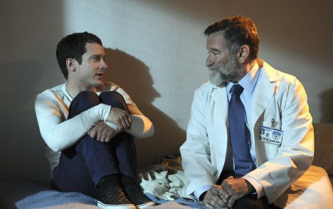 Elijah Wood, Robin Williams - Wilfred - Progress - Kuvat elokuvasta