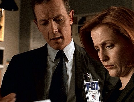 Robert Patrick, Gillian Anderson - The X-Files - Badlaa - Photos