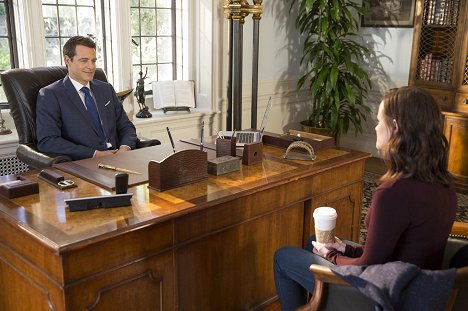 David Sutcliffe, Alexis Bledel - Gilmore Girls: A Year in the Life - Fall - Photos