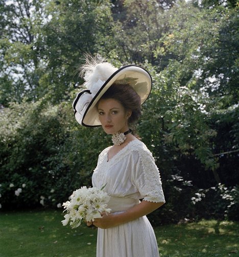Jane Seymour - Somewhere in Time - Photos
