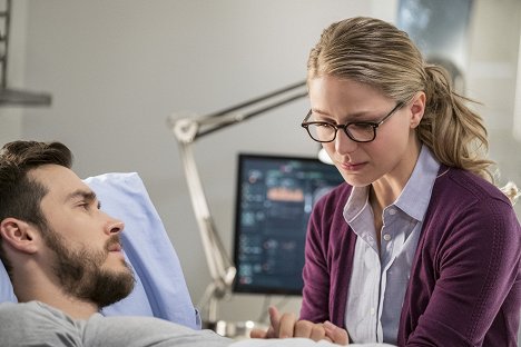 Chris Wood, Melissa Benoist - Supergirl - Wake Up - Kuvat elokuvasta