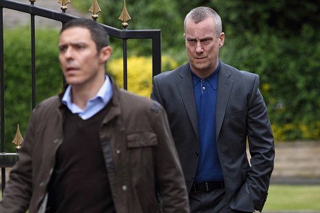 Andonis Anthony, Stephen Tompkinson - DCI Banks - Cold Is the Grave: Part 1 - Film
