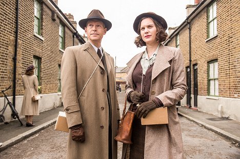 Steven Mackintosh, Liz White - The Halcyon - Episode 5 - Photos