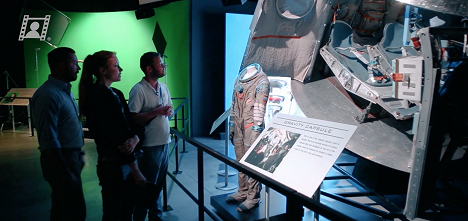 John Kourounis, Tereza Srbová, Martin Pomothy - Exploring Movie Studios: Warner Bros. Studios - Stage 48: Script to Screen - Photos