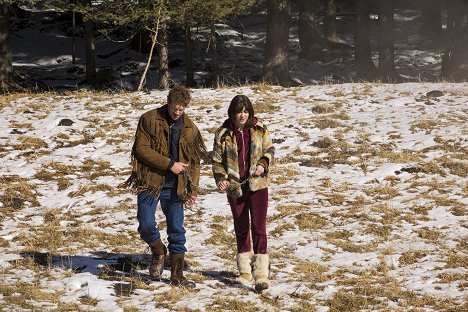 Russell Harvard, Mary Elizabeth Winstead - Fargo - Who Rules the Land of Denial? - Z filmu