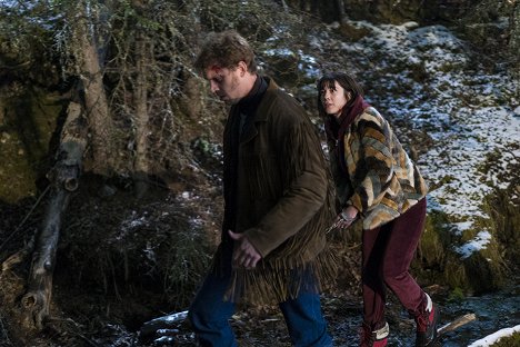 Russell Harvard, Mary Elizabeth Winstead - Fargo - Who Rules the Land of Denial? - Photos