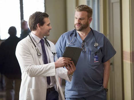 Peter Facinelli, Stephen Wallem - Nurse Jackie - Coop Out - Photos