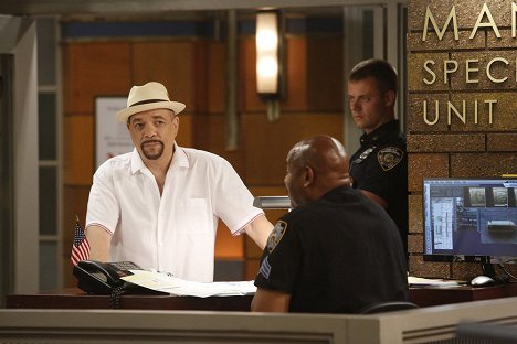 Ice-T - Law & Order: Special Victims Unit - Gone Fishin' - Photos