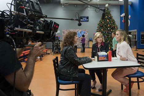 Susan Sarandon, Christine Baranski, Kristen Bell - A Bad Moms Christmas - Making of
