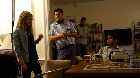 Holly Hunter, Kumail Nanjiani - The Big Sick - Van de set