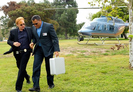 David Caruso, Laurence Fishburne - CSI: Miami - Bone Voyage - Van film