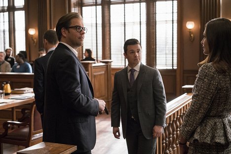 Michael Weatherly, Freddy Rodríguez - Bull - What's Your Number - Photos