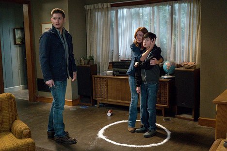 Jensen Ackles, Brigid Brannagh, Logan Williams - Supernatural - Ursache und Wirkung - Filmfotos