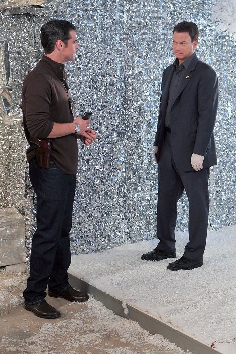 Eddie Cahill, Gary Sinise - CSI: NY - Shop Till You Drop - Photos
