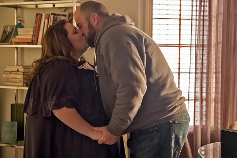 Chrissy Metz, Chris Sullivan - This Is Us - The Most Disappointed Man - Photos