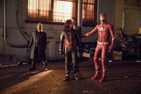 Danny Trejo, Carlos Valdes, Hartley Sawyer, Grant Gustin - The Flash - Une journée sans fin - Film