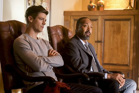 Grant Gustin, Jesse L. Martin - The Flash - Therefore I Am - Photos