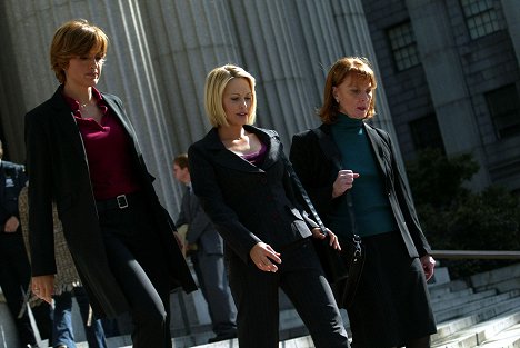 Mariska Hargitay, Josie Bissett, Mariette Hartley - Law & Order: Special Victims Unit - Choice - Photos