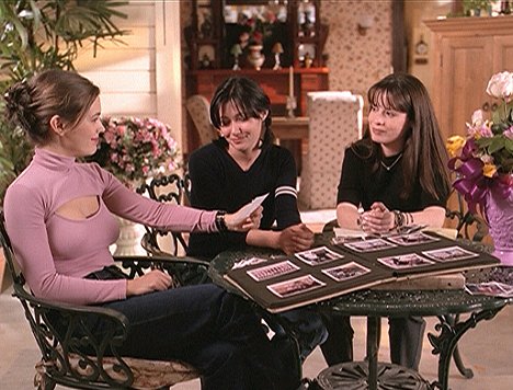 Alyssa Milano, Shannen Doherty, Holly Marie Combs - Charmed - That '70s Episode - Photos