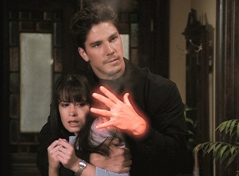 Holly Marie Combs, Michael Trucco - Charmed - Love Hurts - Van film