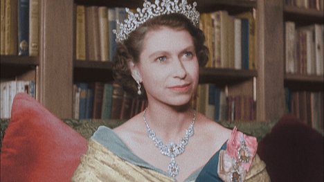 kuningatar Elisabet II - Elisabeth II, la révolution d'une reine - Kuvat elokuvasta