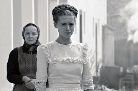 Mari Nagy, Dóra Sztarenki - 1945 - Z filmu
