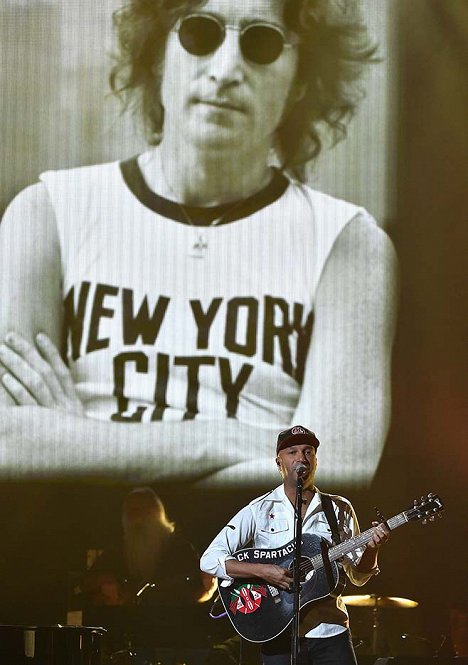 John Lennon, Tom Morello - Imagine John Lennon 75th Birthday Concert - Filmfotos