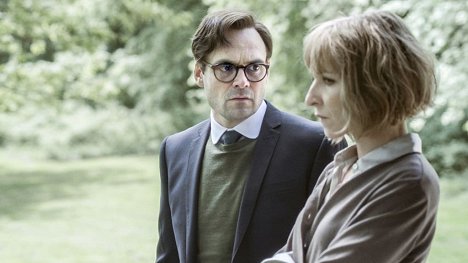 David Dencik, Sonja Richter - Die Spur des Geldes - Season 2 - Filmfotos