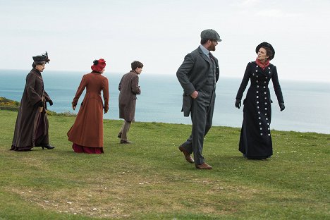 Tracey Ullman, Philippa Coulthard, Alex Lawther, Matthew Macfadyen, Hayley Atwell - Howards End - Episode 3 - Do filme