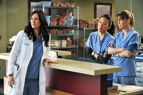 Chyler Leigh, Sandra Oh, Ellen Pompeo - Grey's Anatomy - P.Y.T. (Pretty Young Thing) - Photos