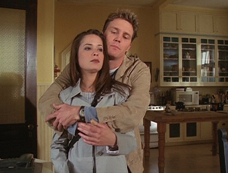 Holly Marie Combs, Brian Krause - Charmed - Ex Libris - Filmfotos
