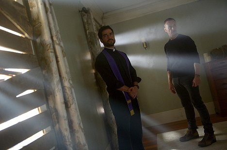Alfonso Herrera, Ben Daniels - The Exorcist - Help Me - De la película