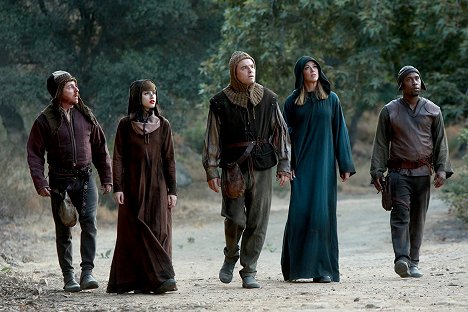 Scott Grimes, Halston Sage, Seth MacFarlane, Adrianne Palicki, J. Lee - The Orville - Mad Idolatry - De la película