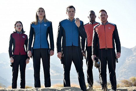 Halston Sage, Adrianne Palicki, Seth MacFarlane, J. Lee, Scott Grimes - The Orville - Crise de foi - Film