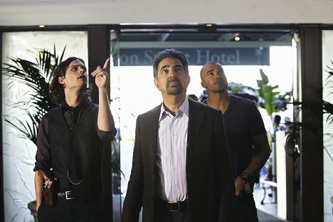 Matthew Gray Gubler, Joe Mantegna, Shemar Moore - Myšlienky vraha - Rozštiepenie - Z filmu