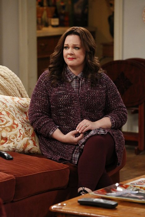 Melissa McCarthy - Mike & Molly - Cops on the Rocks - Photos