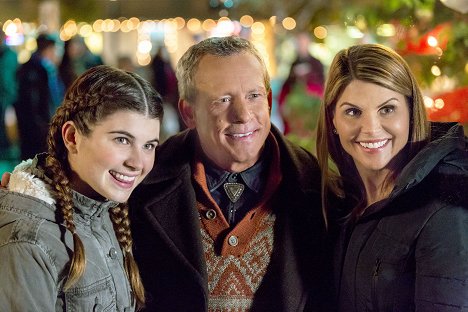 Isabella Giannulli, Willie Aames, Lori Loughlin - Every Christmas Has a Story - Film