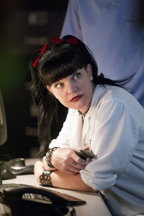 Pauley Perrette - NCIS: Naval Criminal Investigative Service - Twenty Klicks - Photos