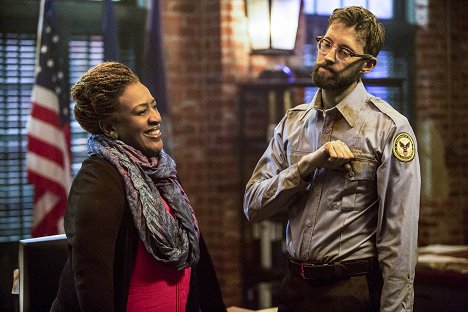 CCH Pounder, Rob Kerkovich - Námořní vyšetřovací služba: New Orleans - Plán útěku - Z filmu