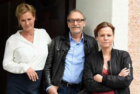 Suzanne von Borsody, Franz-Xaver Kroetz, Maria Simon - Über Land - Die Fahrerin - Promokuvat