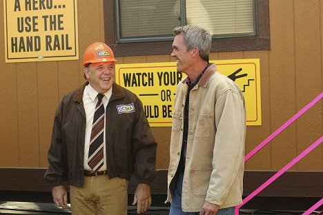 Brian Howe, Neil Flynn - The Middle - Trip and Fall - Photos