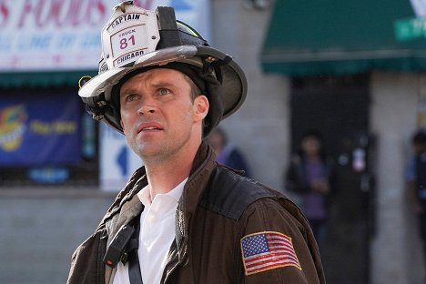 Jesse Spencer - Chicago Fire - Smlouva s ďáblem - Z filmu