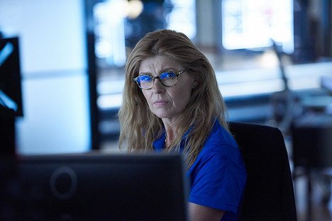 Connie Britton - 9-1-1 - Pilot - Photos