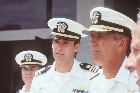 Patrick Labyorteaux, David James Elliott, John M. Jackson - JAG, becsületbeli ügyek - Látszat és valóság - Filmfotók